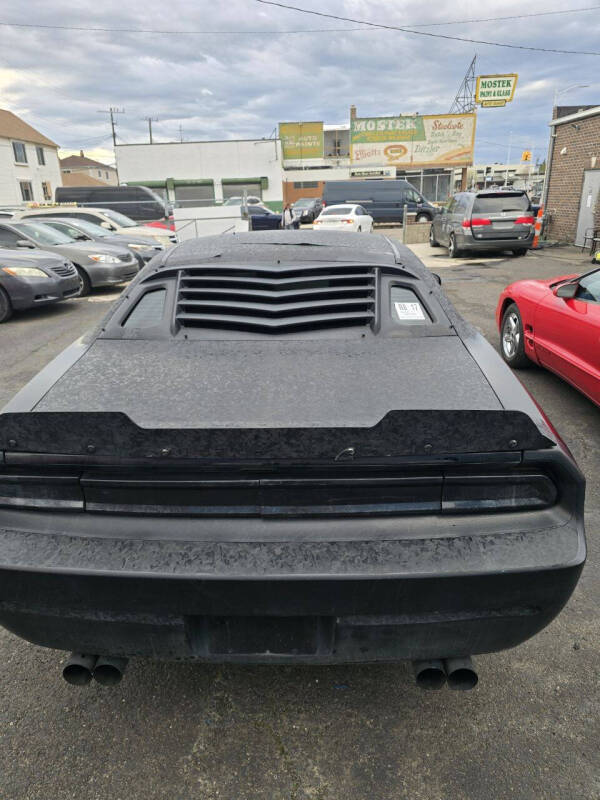 2013 Dodge Challenger SXT Plus