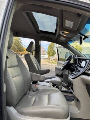 2015 Toyota Sienna XLE 8-Passenger