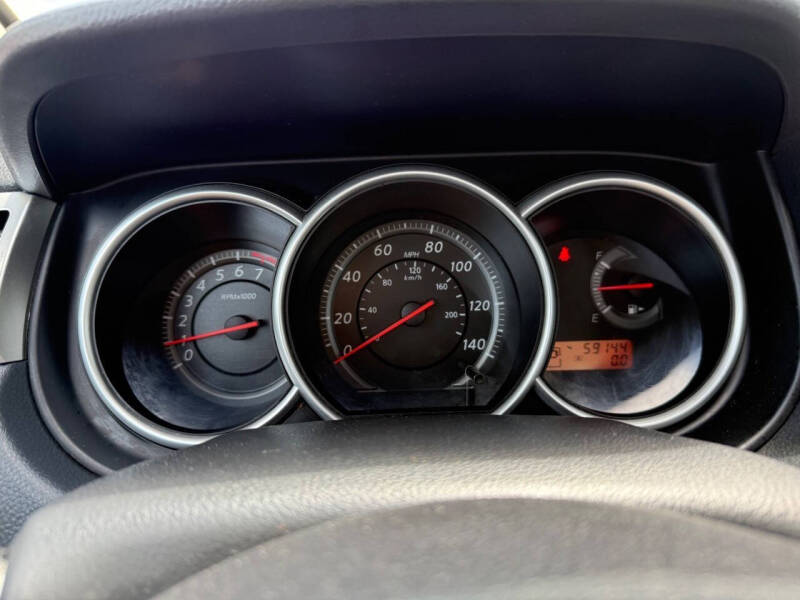2012 Nissan Versa 1.8 SL