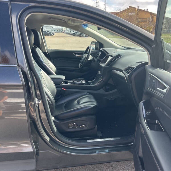 2019 Ford Edge Titanium