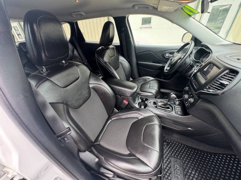 2019 Jeep Cherokee Latitude Plus