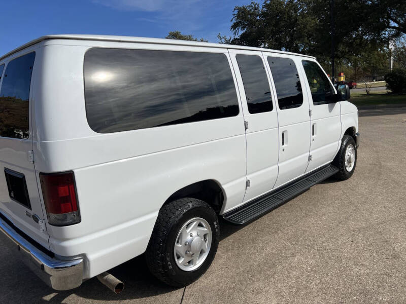 2009 Ford E-Series E-350 SD XLT