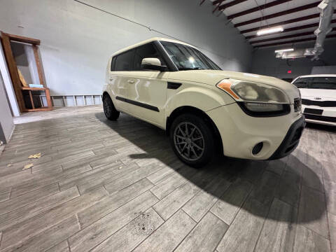 2013 Kia Soul +