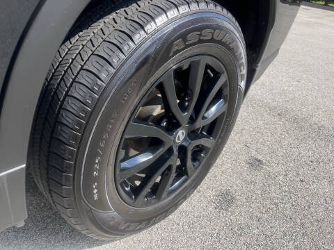 2017 Nissan Rogue SV