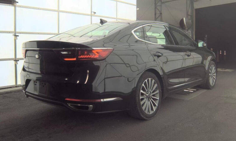 2019 Kia Cadenza Premium