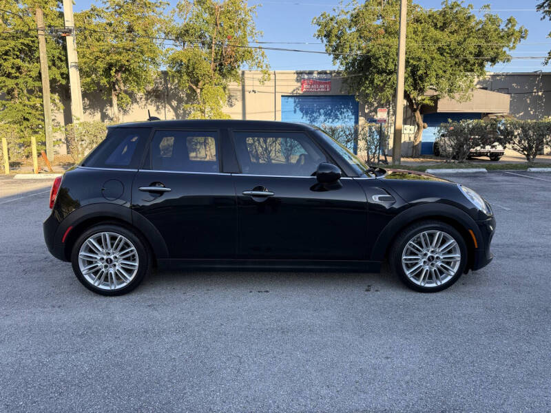 2017 MINI Hardtop 4 Door Cooper