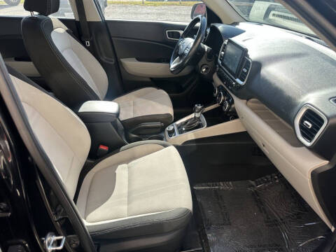 2022 Hyundai Venue SEL