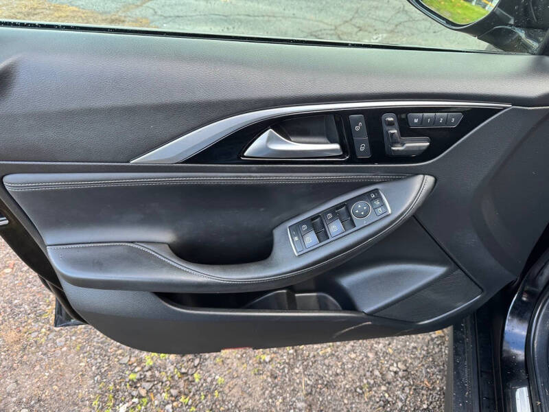 2017 Infiniti QX30 Premium