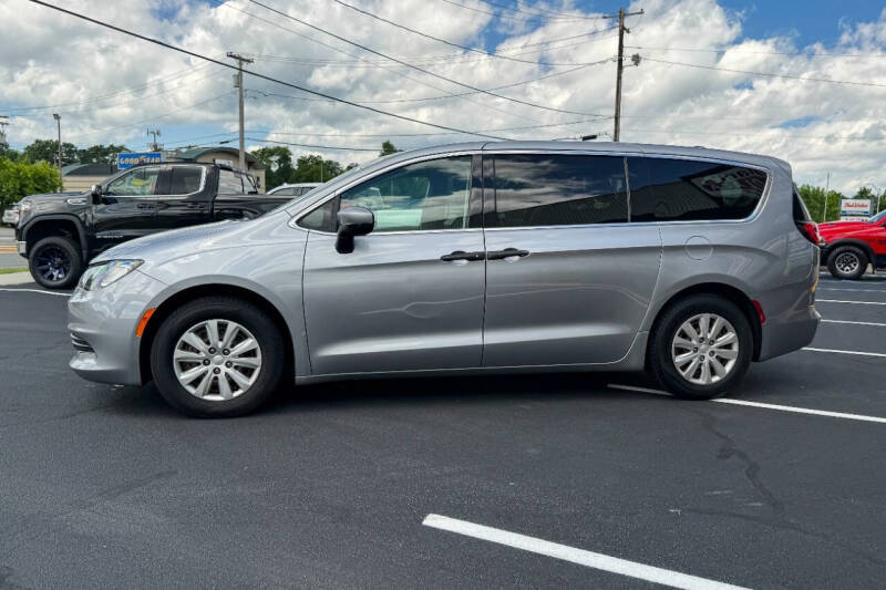 2020 Chrysler Voyager L