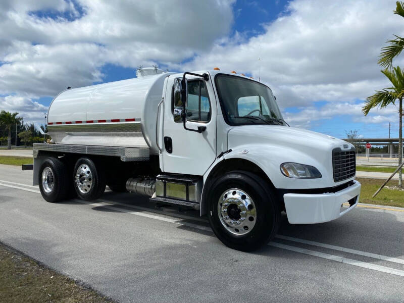 2015 Freightliner M2 106
