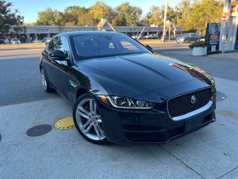 2018 Jaguar XE Premium's photo