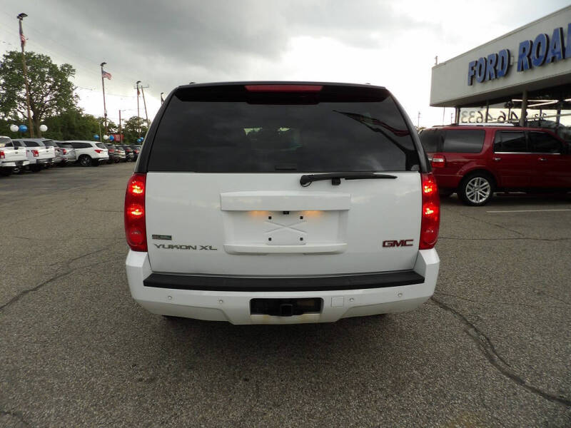 2011 GMC Yukon XL SLT