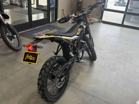 2025 SurRon ULTRA BEE