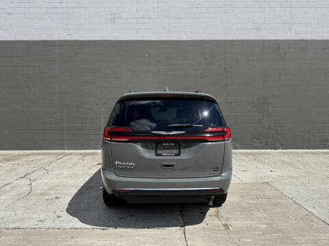 2022 Chrysler Pacifica Touring L