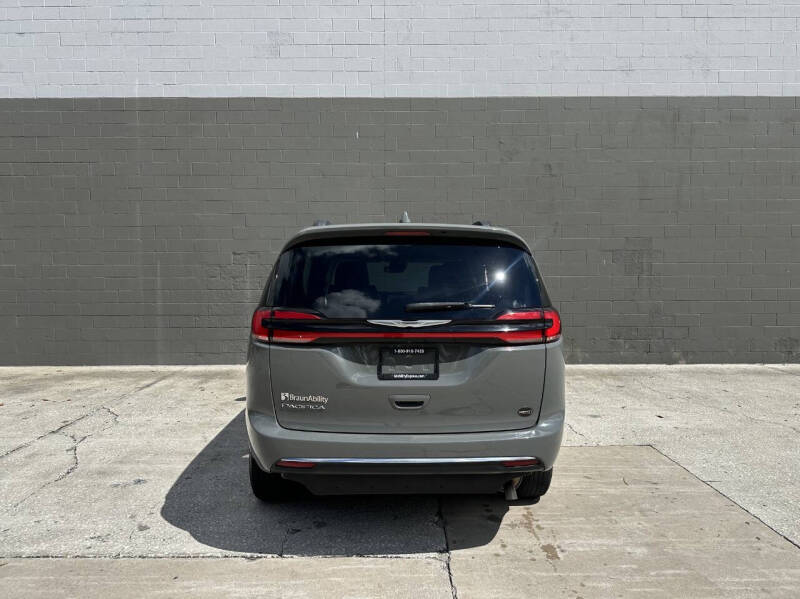 2022 Chrysler Pacifica Touring L