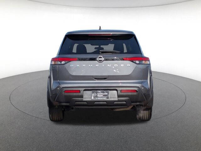 2025 Nissan Pathfinder S