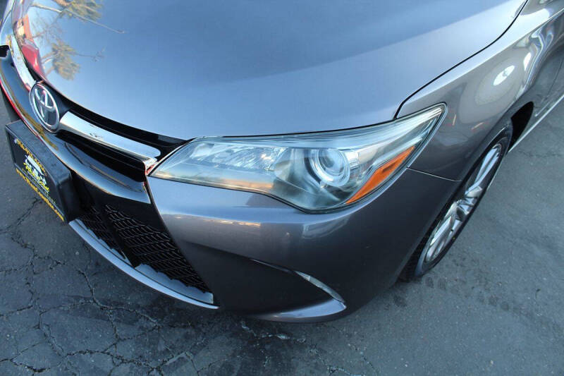 2016 Toyota Camry SE