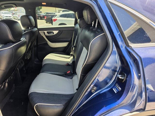 2017 Infiniti QX70
