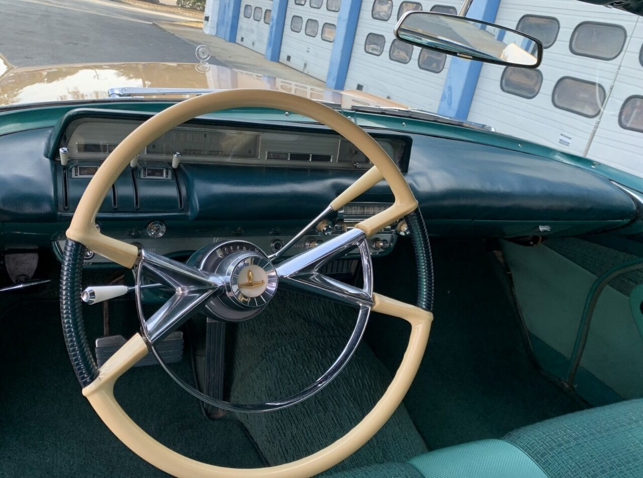 1957 Lincoln Capri 43