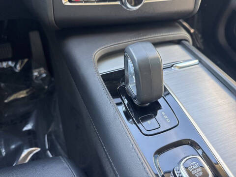 2024 Volvo XC90 B5 Core Bright Theme