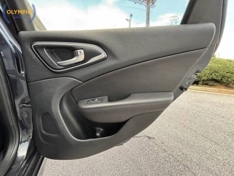 2017 Chrysler 200 Limited Platinum