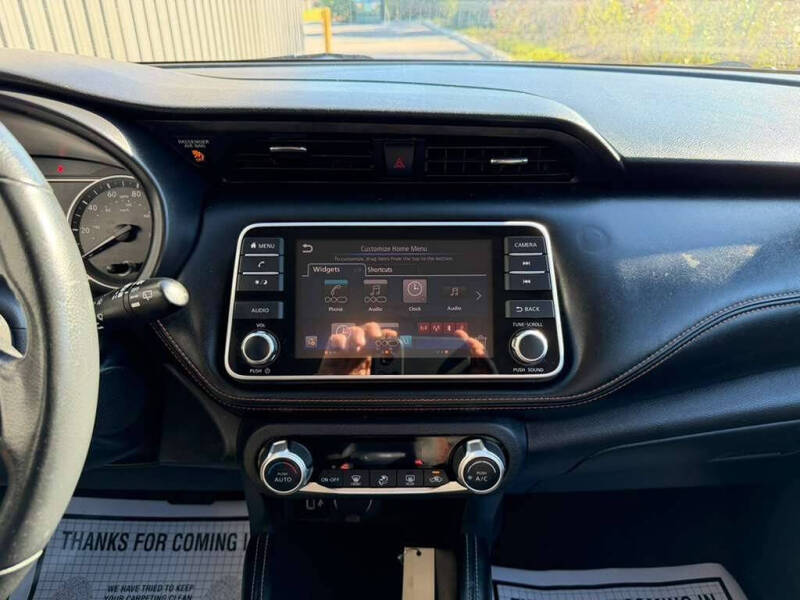 2020 Nissan Kicks SR
