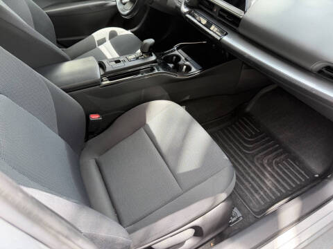 2023 Toyota Prius LE