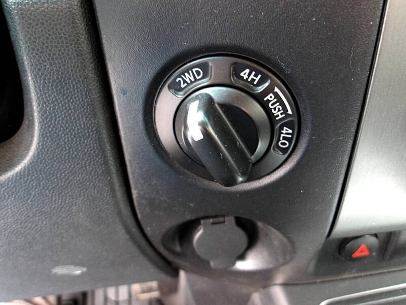 2011 Nissan Titan SV