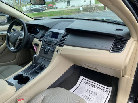 2015 Ford Taurus SE