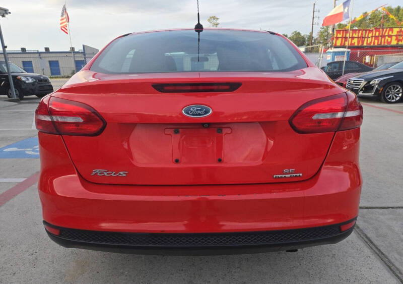 2015 Ford Focus SE photo 14