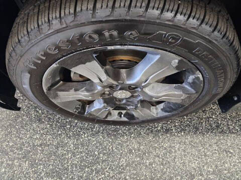 2012 Toyota Sienna SE 8-Passenger