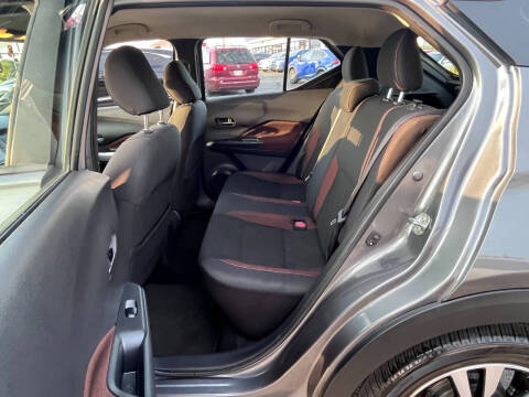 2019 Nissan Kicks SR