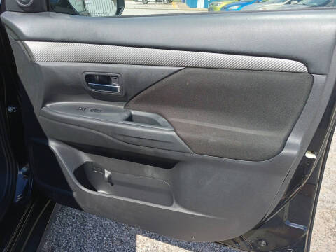 2016 Mitsubishi Outlander ES