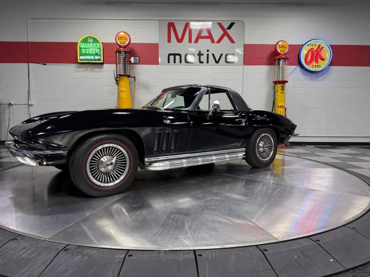 1966 Chevrolet Corvette 15