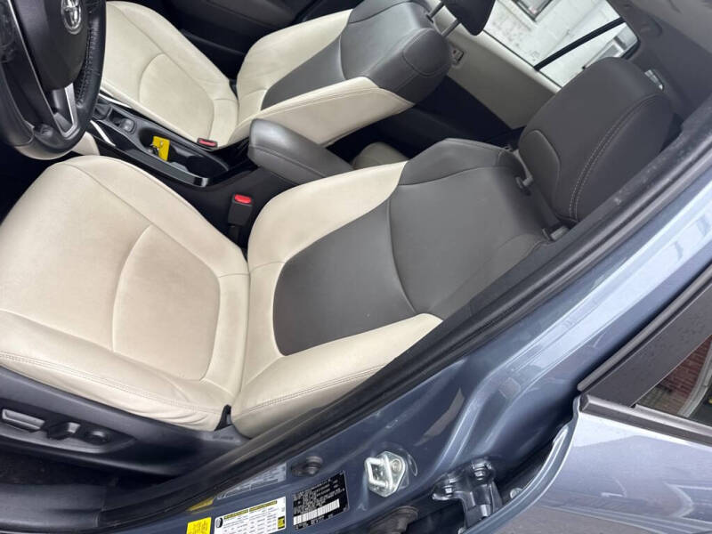 2022 Toyota Corolla Cross XLE