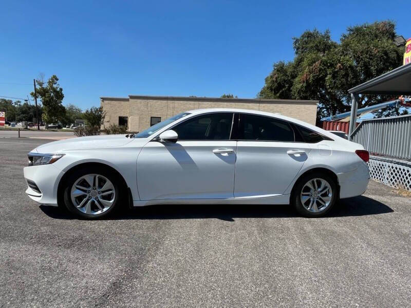 2018 Honda Accord LX photo 2