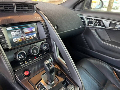 2016 Jaguar F-TYPE R