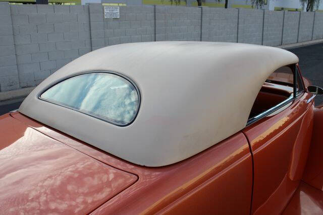 1937 Ford Roadster 28