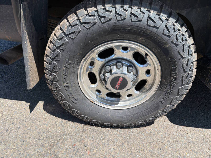 2004 GMC Yukon XL 2500 SLE