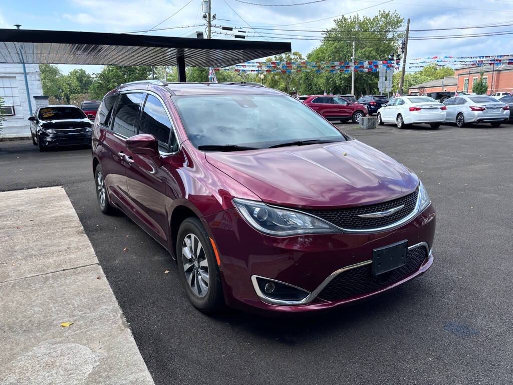 2020 Chrysler Pacifica for sale at Michael Johnson @ Allens Auto Sales Hopkinsville in Hopkinsville, KY