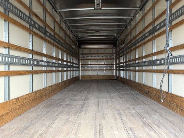 2019 Freightliner M2 106