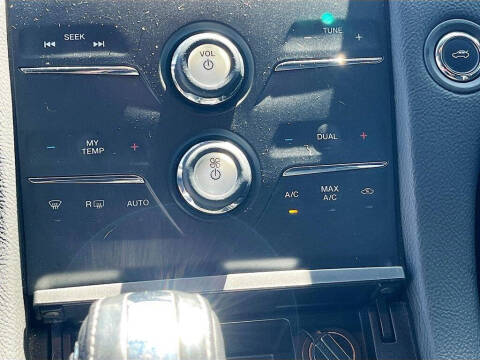 2018 Ford Taurus SEL