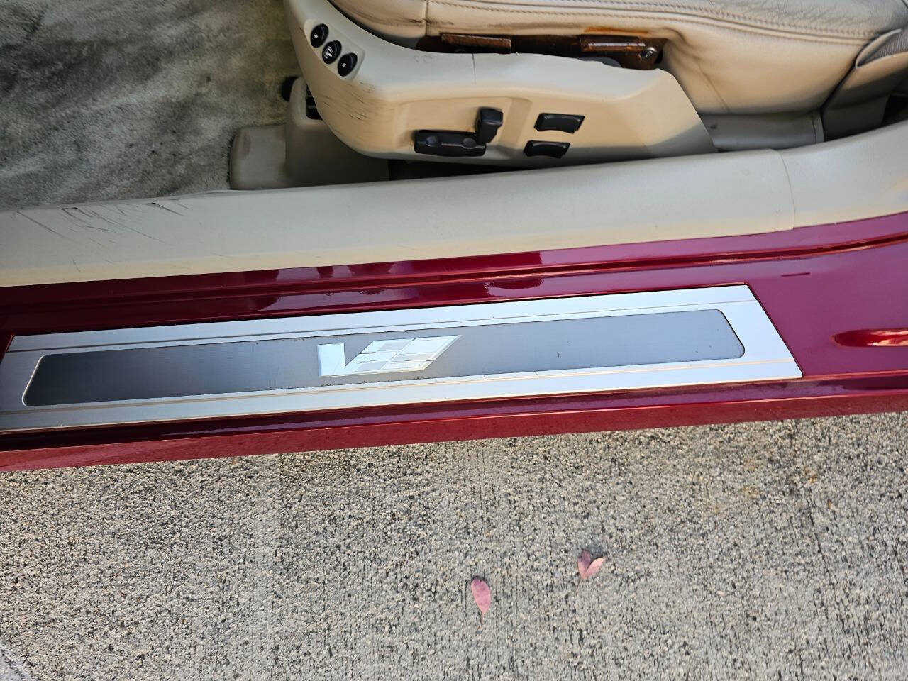 2006 Cadillac XLR-V 33