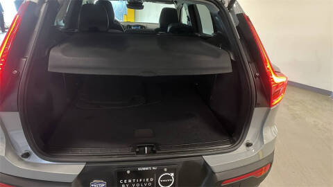 2025 Volvo XC40 B5 Core Bright Theme