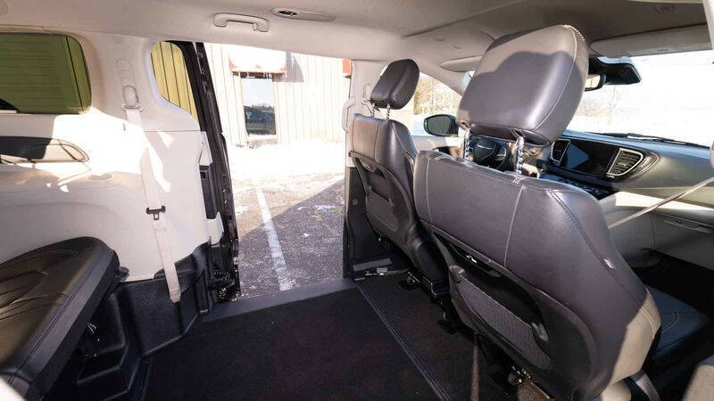 2022 Chrysler Pacifica Touring L