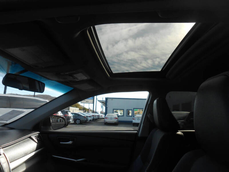 2017 Toyota Camry SE