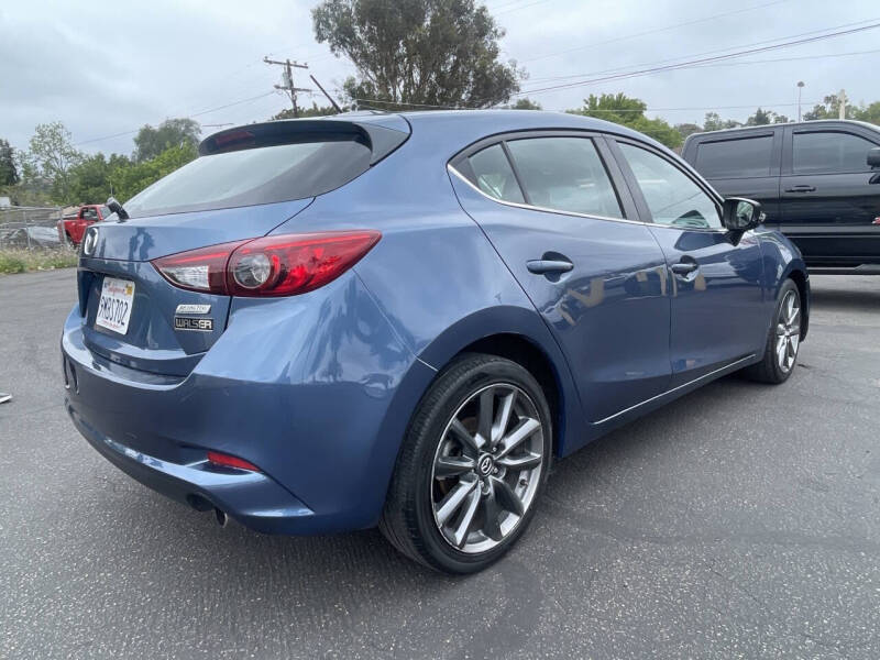 2018 Mazda MAZDA3 Touring