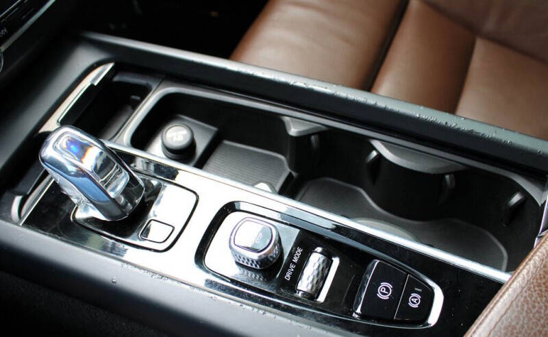 2018 Volvo XC60 T8 eAWD Inscription