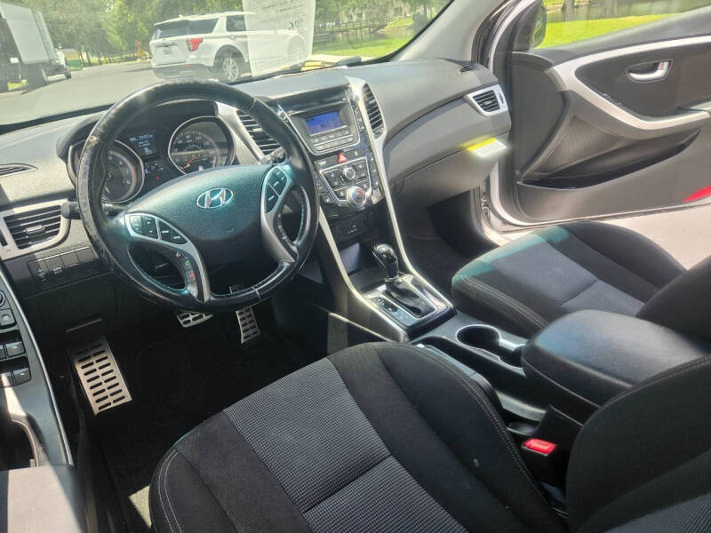 2016 Hyundai Elantra GT Base photo 21