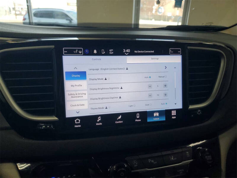 2023 Chrysler Pacifica Touring L